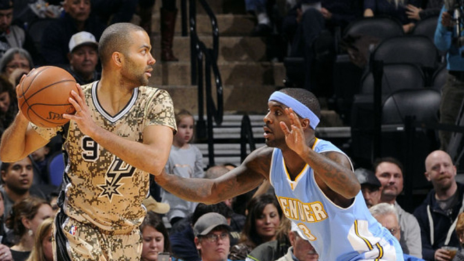 利物浦vs毕包第20分钟比赛暂停，全场球员、观众鼓掌致敬若塔（利物浦战毕尔巴鄂第20分钟暂停，全场球员与球迷鼓掌致敬若塔）