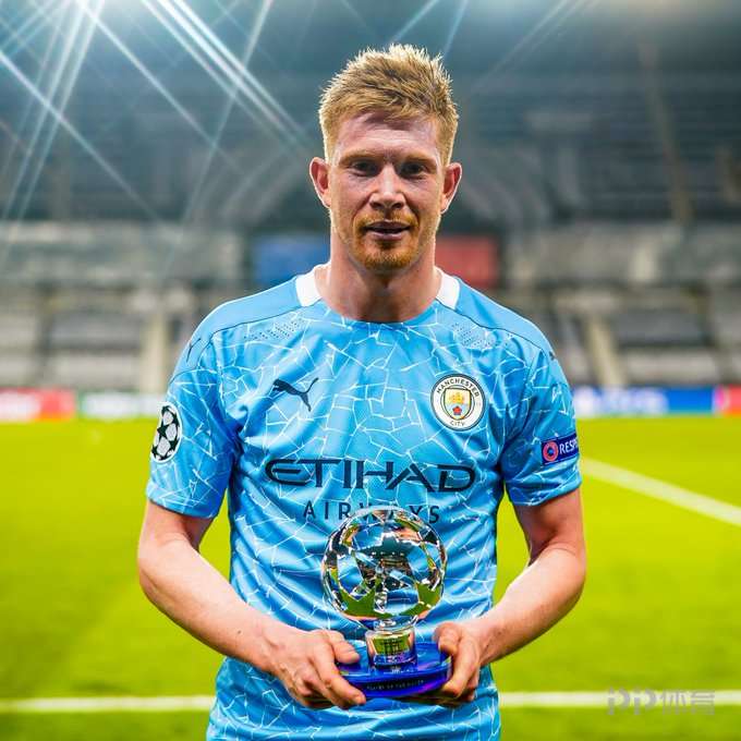 近期1平3负！费耶诺德暂列荷甲第二，距榜首埃因霍温11分（近4场1平3负，费耶诺德暂居荷甲第2，距领头羊埃因霍温11分）