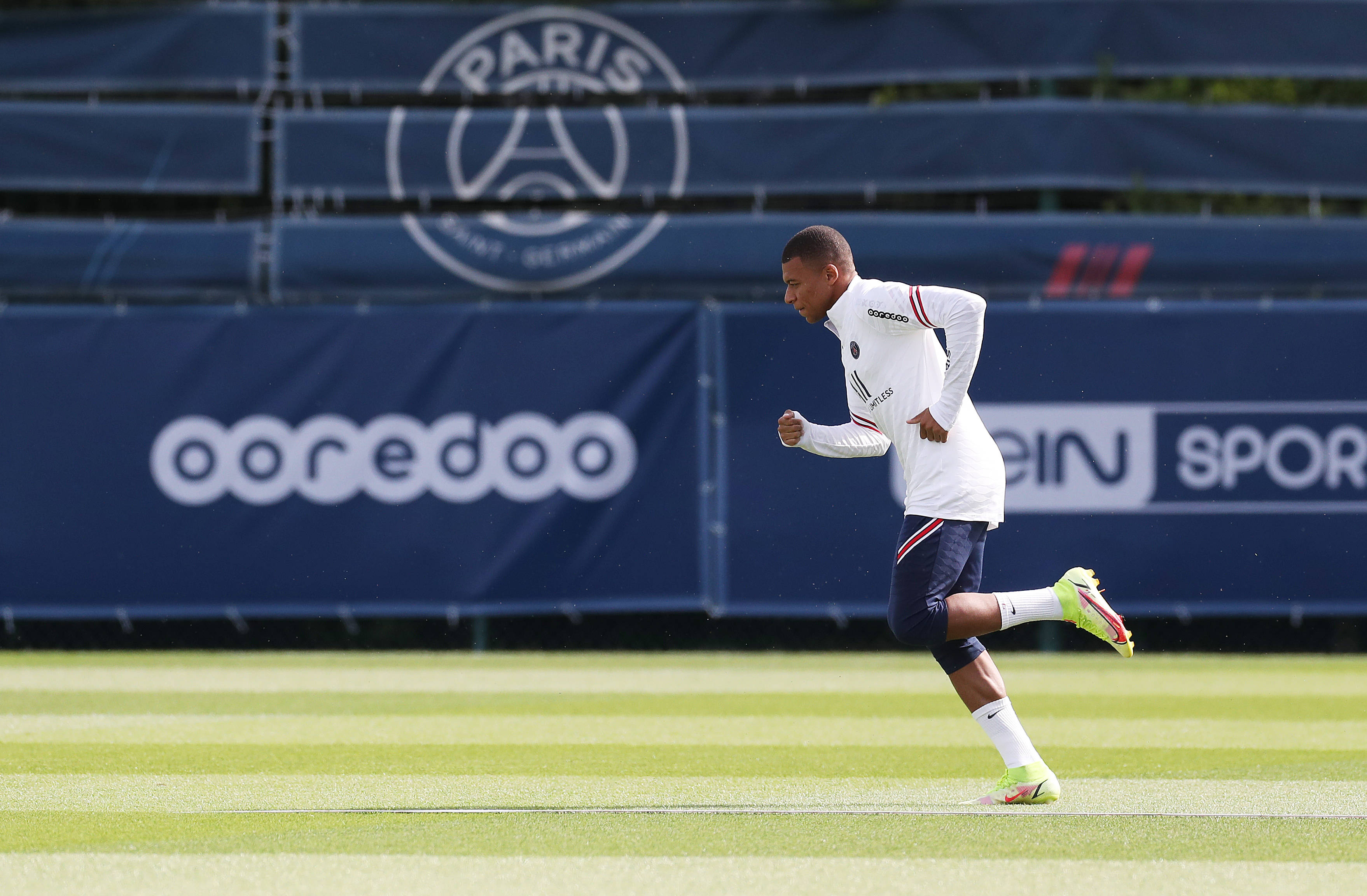 英媒：里沙利松愿意重返埃弗顿，埃弗顿尚未决定是否签回他（英媒：里沙利松有意回归埃弗顿，俱乐部仍未做出回购决定）