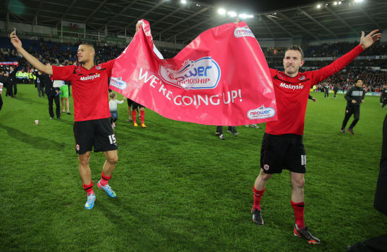 雨一直下！徐杰第三节独中5记三分 三节10中8砍下23分6助（外线火力全开！徐杰第三节轰进5记三分，前三节10投8中砍下23分6次助攻）