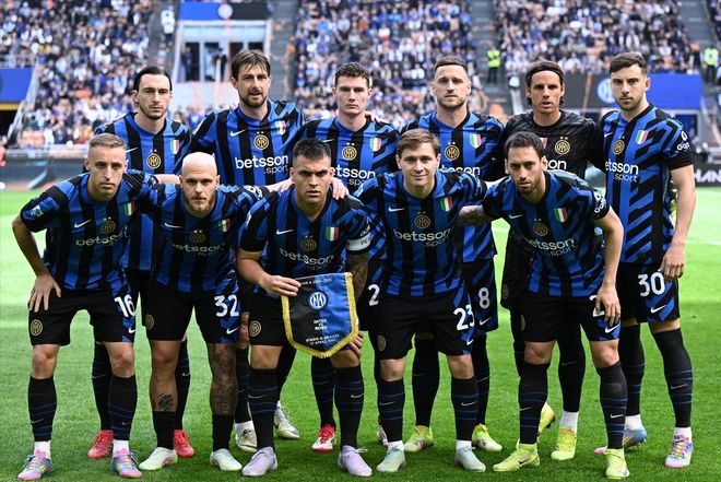 邮报：曼联计划在转会市场全力支持阿莫林 内部认为逐渐走上正路（《邮报》：曼联拟在引援方面全力支持阿莫林，队内评估球队已渐入正轨）