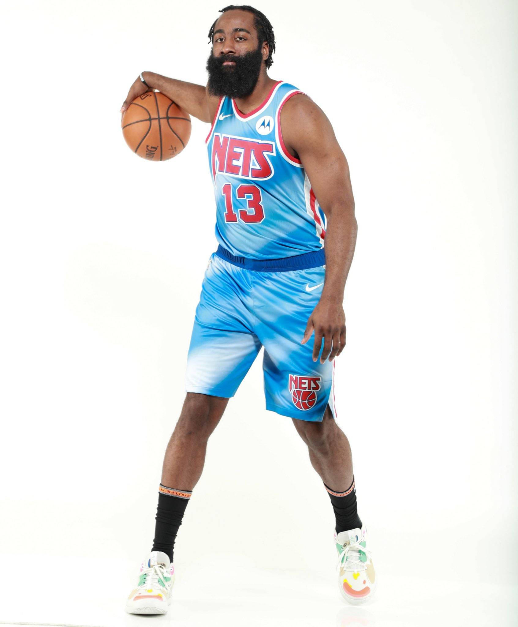 恩佐：蓝军是英超和欧冠有力竞争者；希望阿根廷能卫冕世界杯（恩佐：切尔西有实力冲击英超与欧冠，盼阿根廷卫冕世界杯）